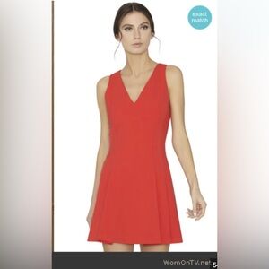 Alice + Olivia  Sz 6 Vibrant Red Garment
Boxy pleated a cherry red mini